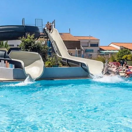 ZEcamping 5 étoiles piscine couverte club enfant animations animaux acceptés Camping