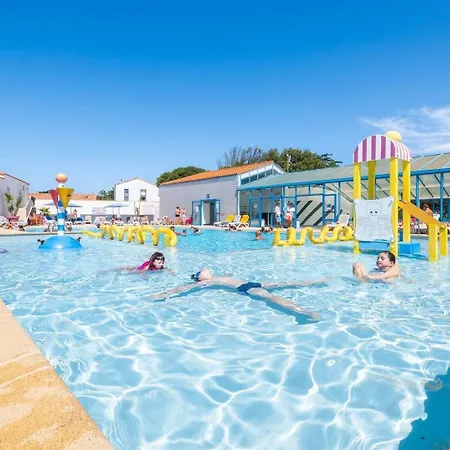 ZEcamping 5 étoiles piscine couverte club enfant animations animaux acceptés