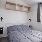 مكان تخييم Zecamping 5 - Parc Aqua - A 150 M - Mh Tv Plancha - Club Enfant